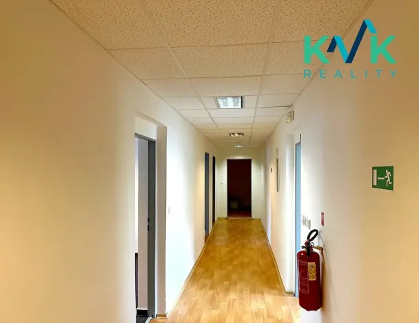 Pronájem obchodního prostoru, Ostrov, Hlavní třída, 160 m2