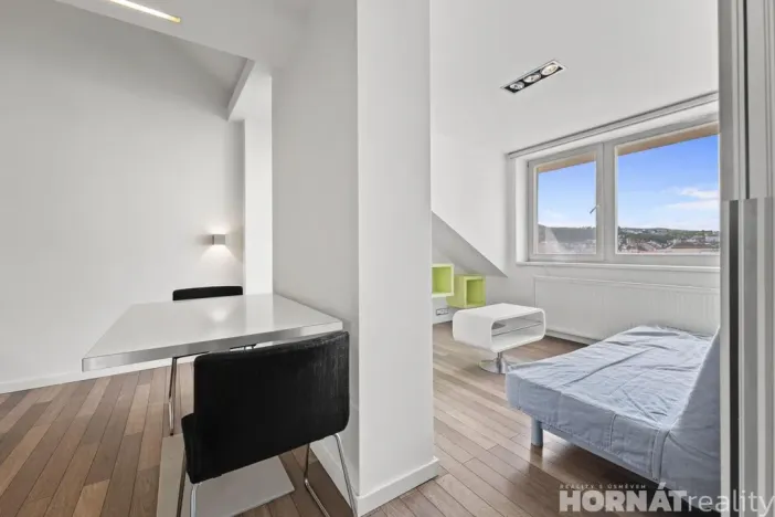 Pronájem bytu 2+kk, Praha - Smíchov, U Paliárky, 47 m2