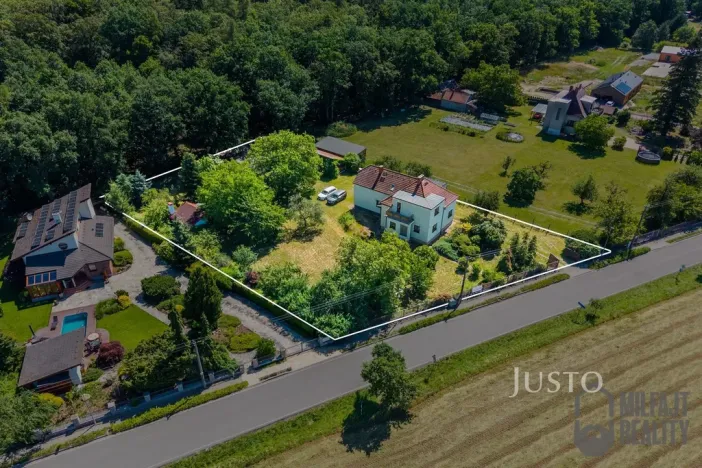 Prodej rodinného domu, Charvatce, 250 m2