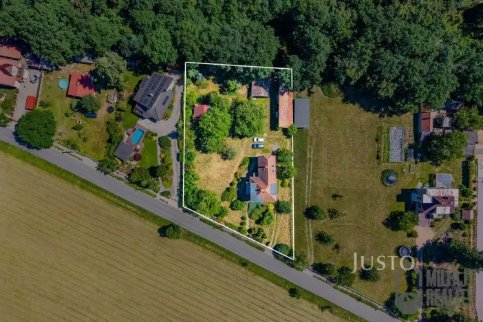 Prodej rodinného domu, Charvatce, 250 m2