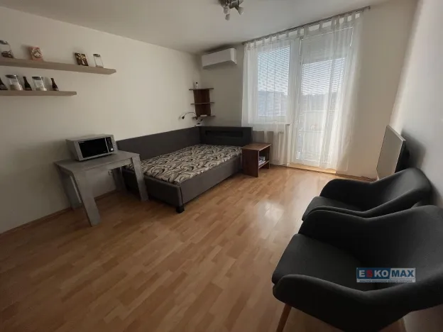 Pronájem bytu 1+kk, Břeclav, Seniorů, 34 m2