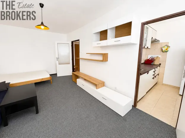 Pronájem bytu 1+kk, Praha - Košíře, Zahradníčkova, 33 m2