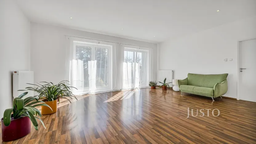 Prodej rodinného domu, Ohrazenice, 401 m2