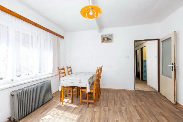 Prodej rodinného domu, Pečky - Velké Chvalovice, Dlouhá, 170 m2