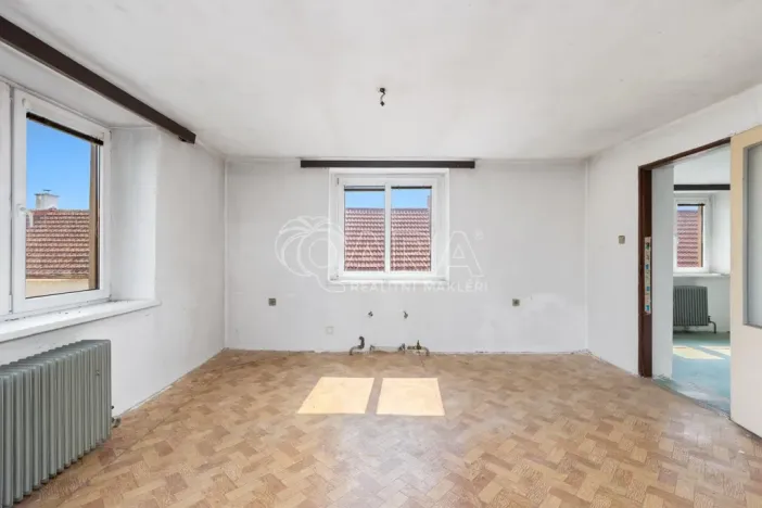 Prodej rodinného domu, Pečky - Velké Chvalovice, Dlouhá, 170 m2