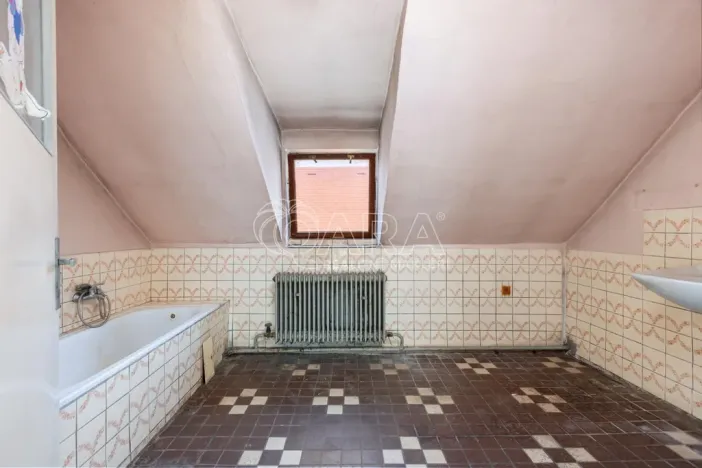Prodej rodinného domu, Pečky - Velké Chvalovice, Dlouhá, 170 m2
