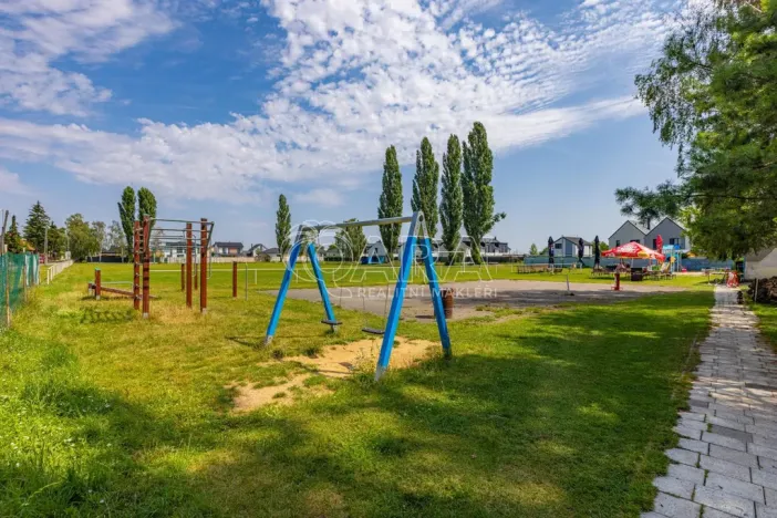 Prodej rodinného domu, Pečky - Velké Chvalovice, Dlouhá, 170 m2
