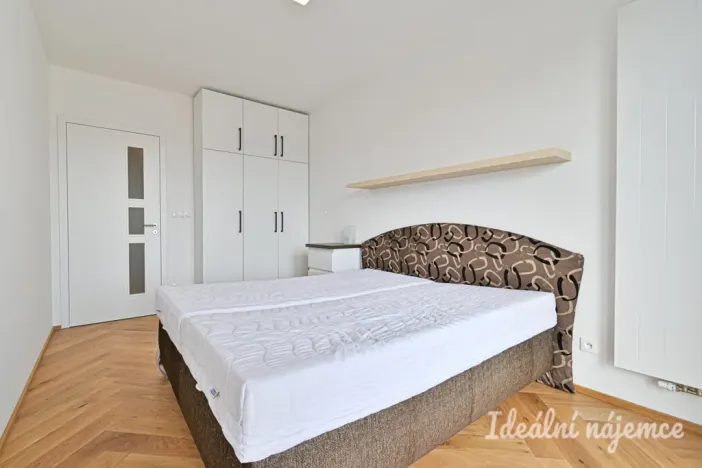 Pronájem bytu 2+kk, Brno, Poděbradova, 69 m2