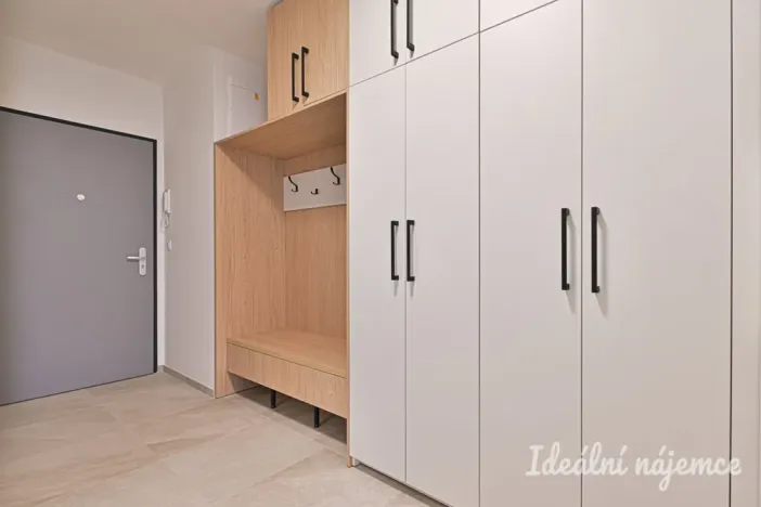 Pronájem bytu 2+kk, Brno, Poděbradova, 69 m2