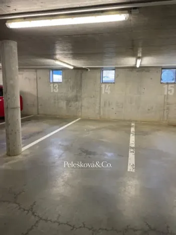 Prodej garážového stání, Praha, Formanská, 19 m2