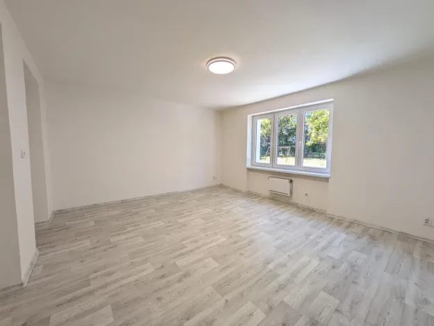 Pronájem bytu 1+1, Karlovy Vary - Stará Role, Závodu míru, 54 m2
