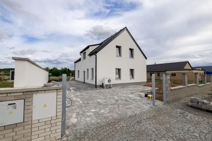 Prodej rodinného domu, Lužná, Jižní, 165 m2