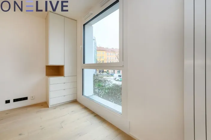 Pronájem bytu 1+kk, Praha, Krymská, 36 m2