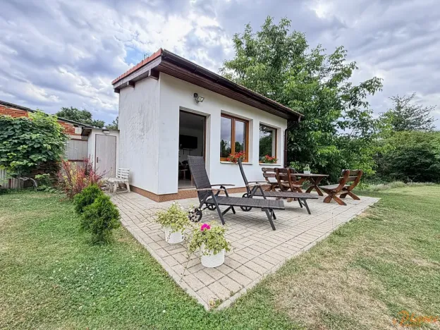 Pronájem obchodního prostoru, Holubice, 22 m2