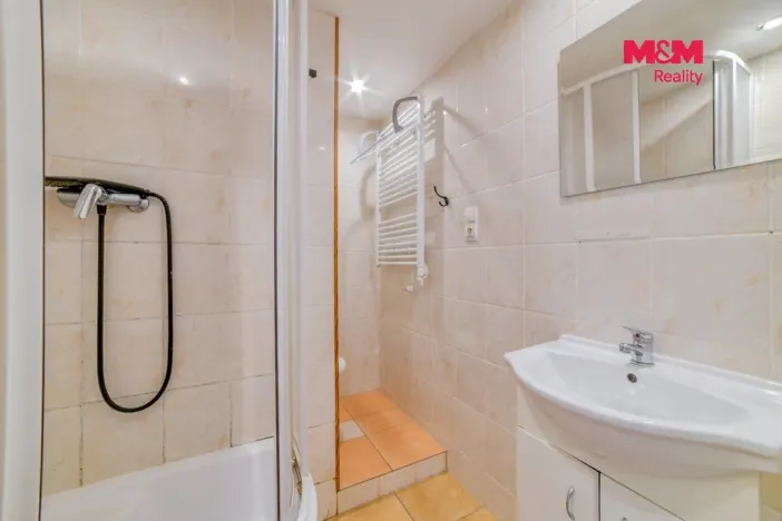 Pronájem bytu 1+1, Karlovy Vary - Rybáře, U Koupaliště, 36 m2