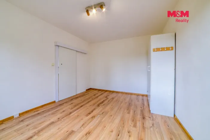 Pronájem bytu 1+1, Karlovy Vary - Rybáře, U Koupaliště, 36 m2