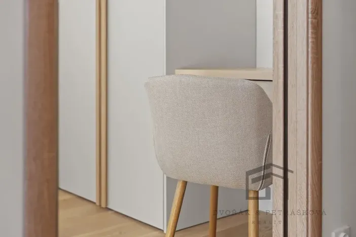 Pronájem bytu 2+kk, Praha - Nusle, U křížku, 36 m2
