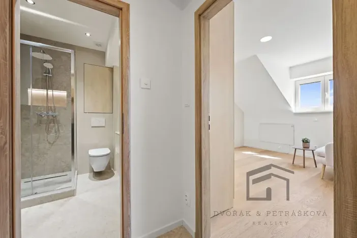 Pronájem bytu 2+kk, Praha - Nusle, U křížku, 36 m2
