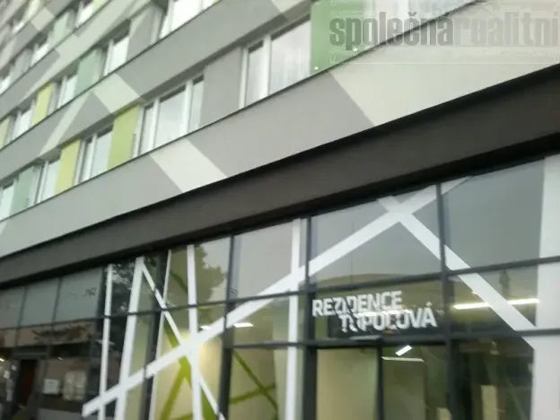 Pronájem bytu 1+kk, Praha - Záběhlice, Topolová, 40 m2