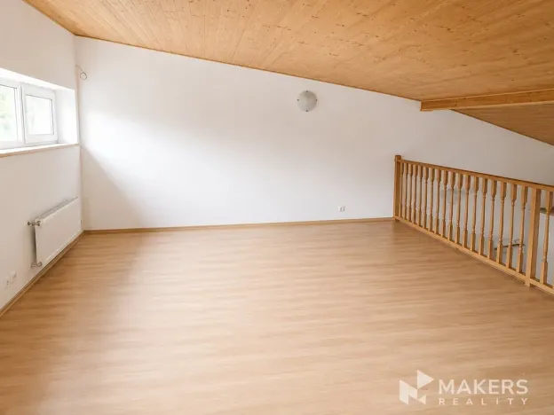 Pronájem atypického bytu, Tuchoměřice, V Kněžívce, 160 m2