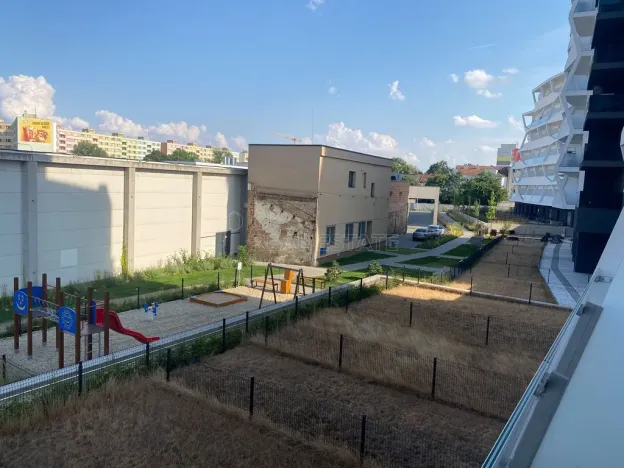 Pronájem bytu 1+kk, Brno, Komárovská, 33 m2