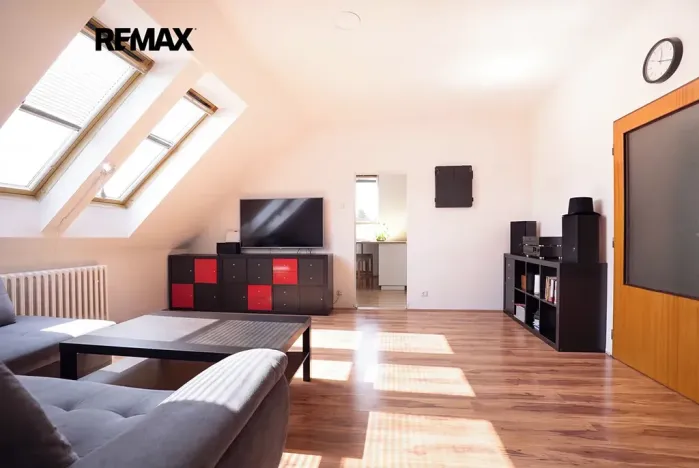 Prodej vícegeneračního domu, Praha - Vokovice, Půlkruhová, 385 m2