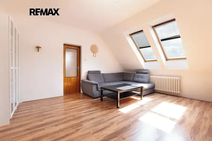 Prodej vícegeneračního domu, Praha - Vokovice, Půlkruhová, 385 m2