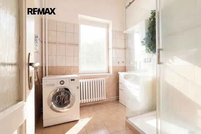 Prodej vícegeneračního domu, Praha - Vokovice, Půlkruhová, 385 m2