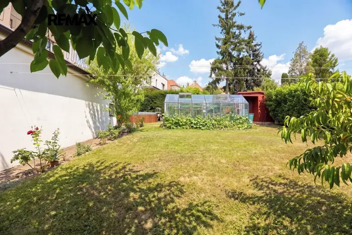 Prodej vícegeneračního domu, Praha - Vokovice, Půlkruhová, 385 m2