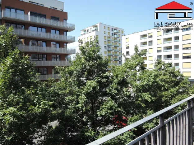 Pronájem bytu 3+kk, Praha - Vysočany, Kabešova, 82 m2