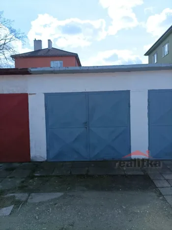 Prodej garáže, Opava - Předměstí, Slavičí, 18 m2