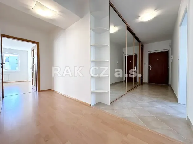 Pronájem bytu 3+kk, Praha - Prosek, Libočanská, 90 m2