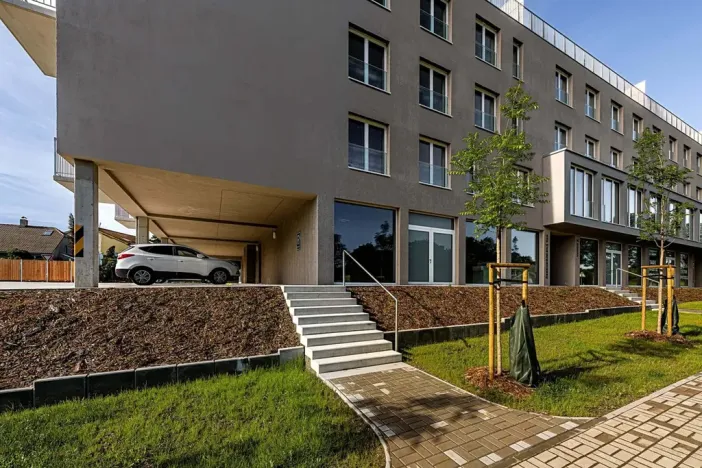 Prodej obchodního prostoru, Praha - Běchovice, Českobrodská, 100 m2