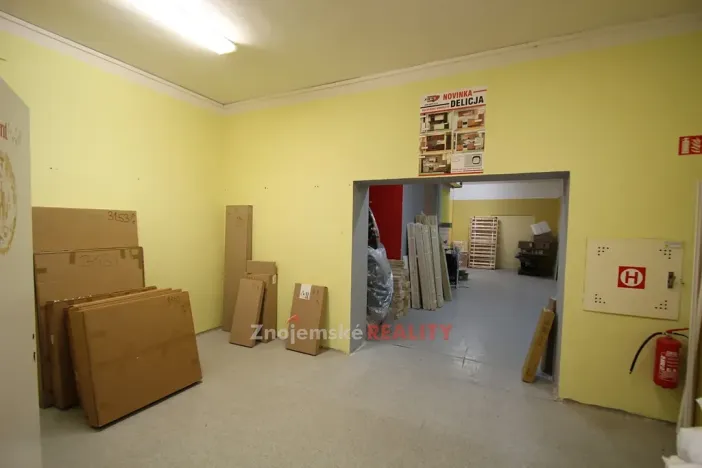 Pronájem obchodního prostoru, Znojmo, Vídeňská třída, 130 m2