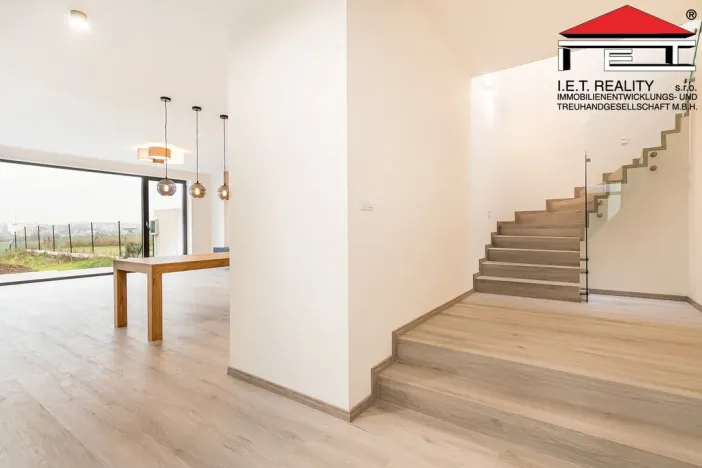 Pronájem rodinného domu, Moravany, Brněnská, 216 m2
