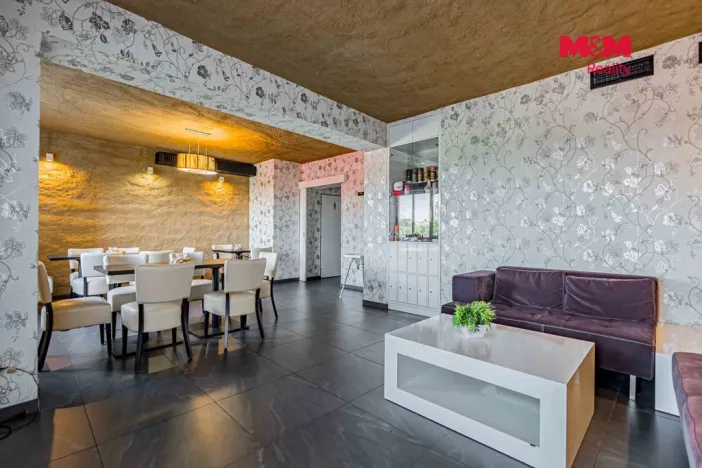 Prodej restaurace, Brušperk, náměstí J. A. Komenského, 350 m2