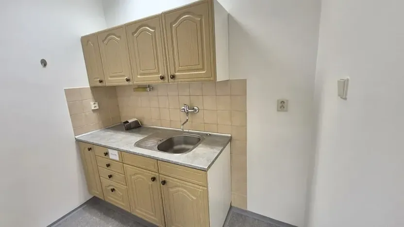 Pronájem kanceláře, Praha - Nové Město, Politických vězňů, 153 m2