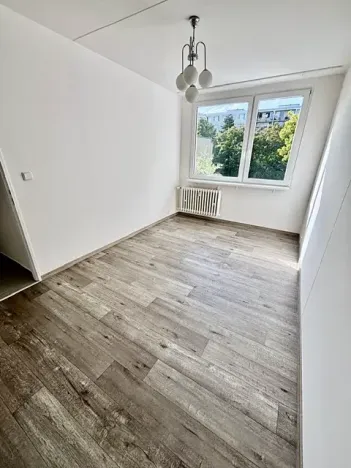 Pronájem bytu 3+1, Praha - Střížkov, Harrachovská, 60 m2