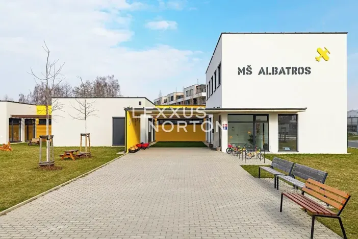 Pronájem bytu 2+kk, Praha - Kbely, Sedlářova, 52 m2