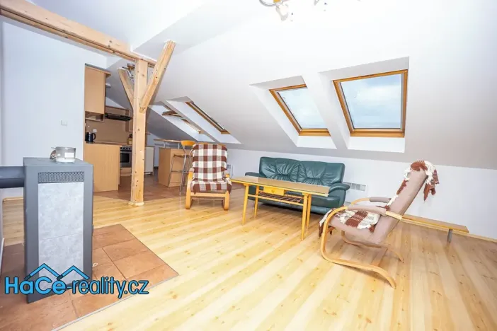 Pronájem bytu 2+kk, Hradec Králové, Ke Splavu, 70 m2