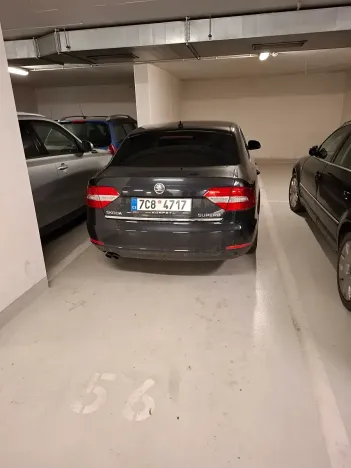 Pronájem garážového stání, Praha - Košíře, Pod školou, 26 m2