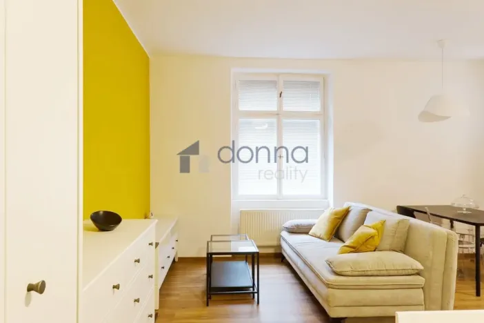 Pronájem bytu 1+1, Praha, Slezská, 43 m2