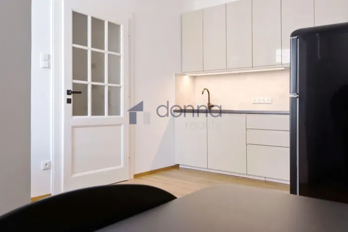 Pronájem bytu 1+1, Praha, Slezská, 43 m2