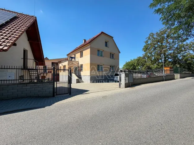 Pronájem bytu 1+kk, Křížkový Újezdec - Čenětice, 23 m2