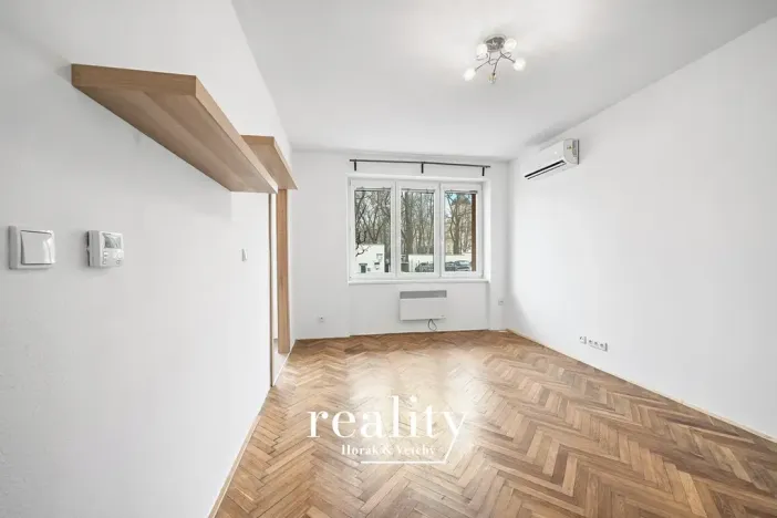 Pronájem bytu 1+1, Znojmo, Čermákova, 37 m2