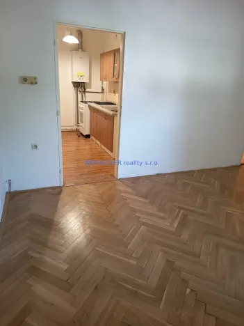 Pronájem bytu 1+1, Hradec Králové, V Kopečku, 42 m2