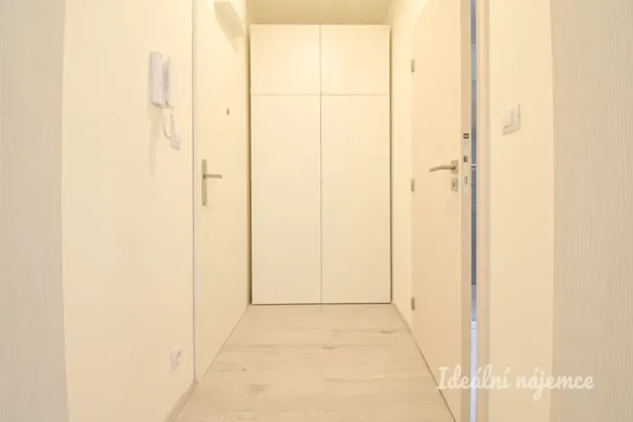 Pronájem bytu 1+kk, Brno, Střední, 29 m2