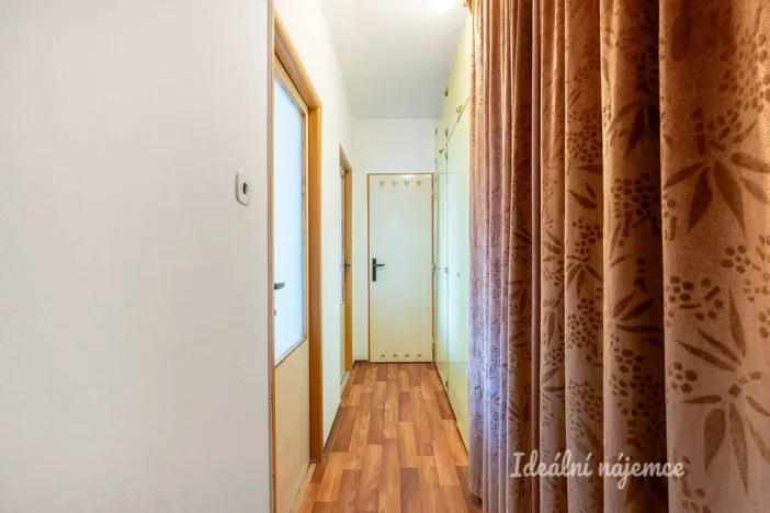 Pronájem bytu 3+1, Praha - Prosek, Jablonecká, 59 m2