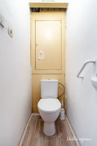 Pronájem bytu 3+1, Praha - Prosek, Jablonecká, 59 m2