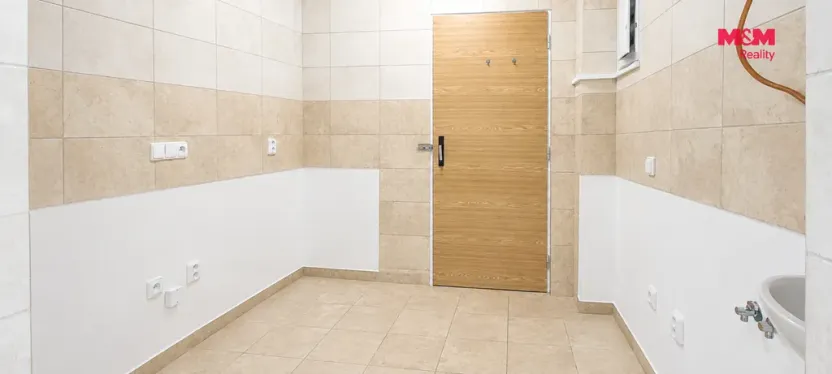 Pronájem komerční nemovitosti, Hranice - Hranice IV-Drahotuše, 29 m2